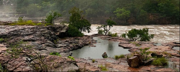Cachoeira do Urubu em Esperantina com água forte